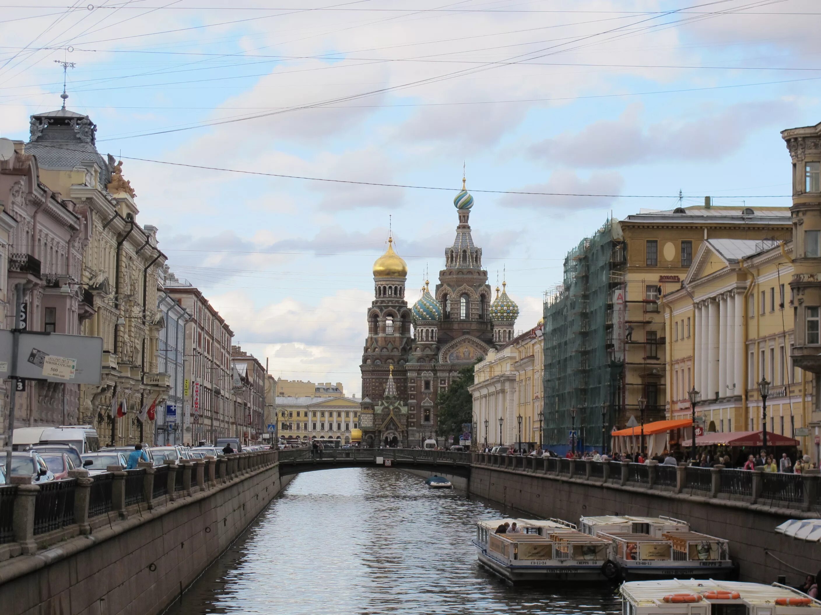 Спб архитектура дворов. Луна над питером. Пантелеймоновский мост и михайловский. Петербург висел. Луна в санкт-петербурге.