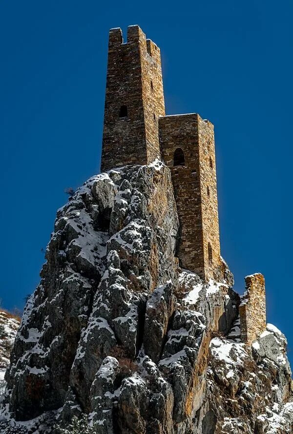 Родовые башни. Башенный комплекс вовнушки. вовнушки ингушетия. комплекс вовнушки ингушетия. родовые башни ингушетии вовнушки.