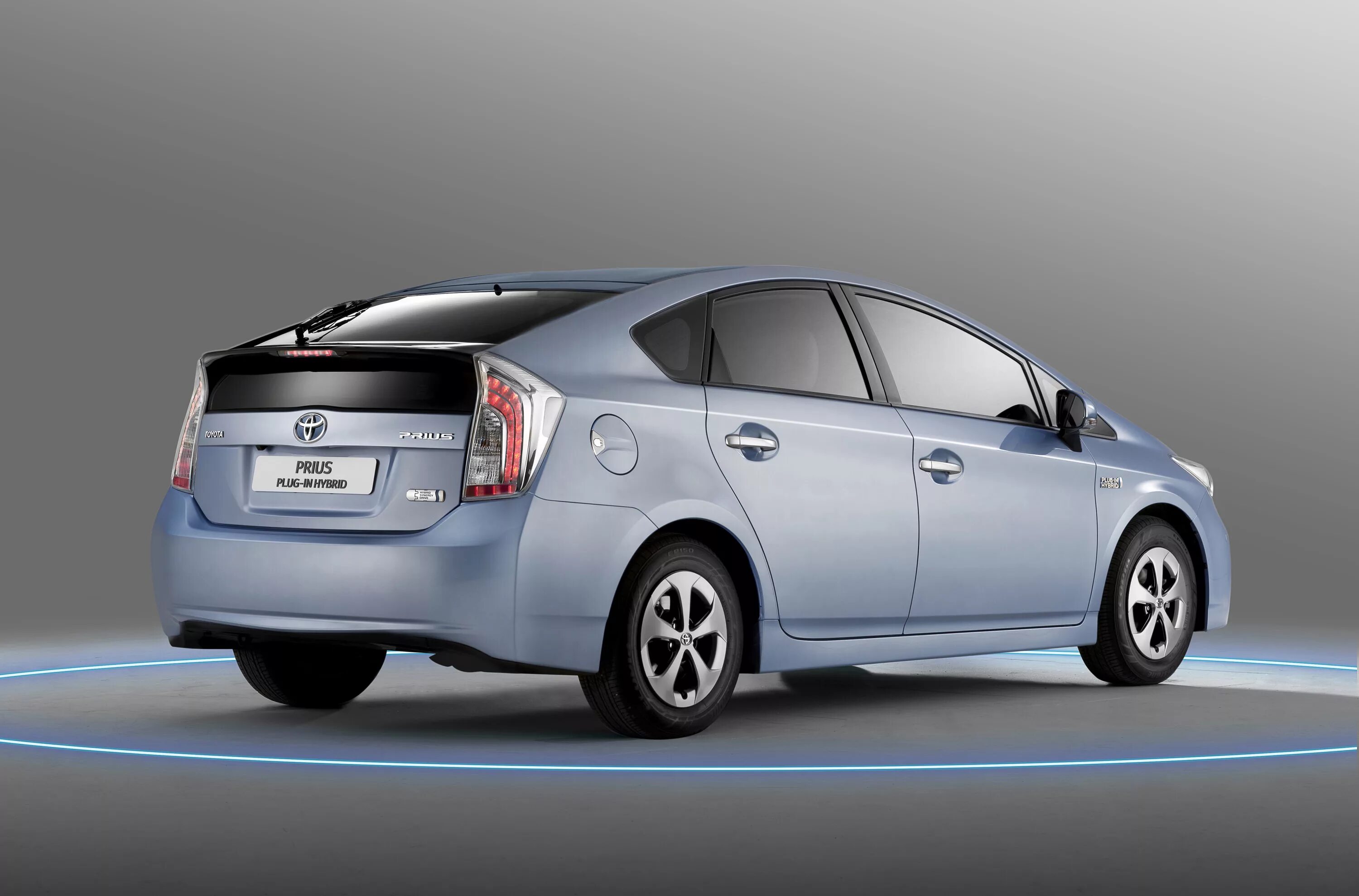 Автомобили тойота гибрид. Toyota Prius 2012. Тойота Prius Hybrid. Toyota Prius Plug-in Hybrid. Toyota Prius zvw60.