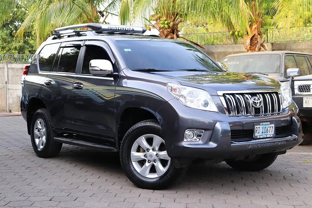 Купить прадо 18. Toyota Prado 2011. Ленд Крузер Прадо 2011. Land Cruiser Prado 2011. Тойота ленд Крузер Прадо 200.