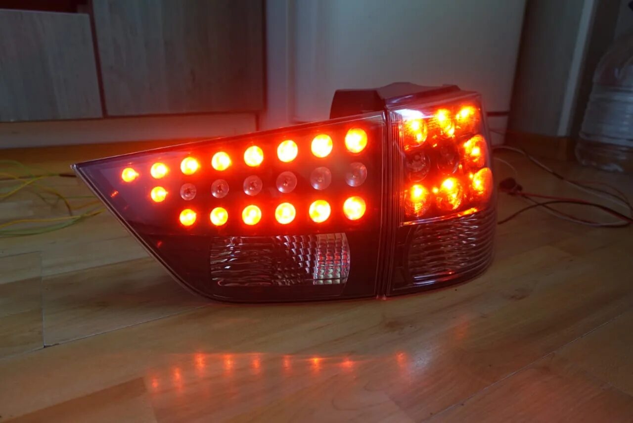 Фонарь задний xl
