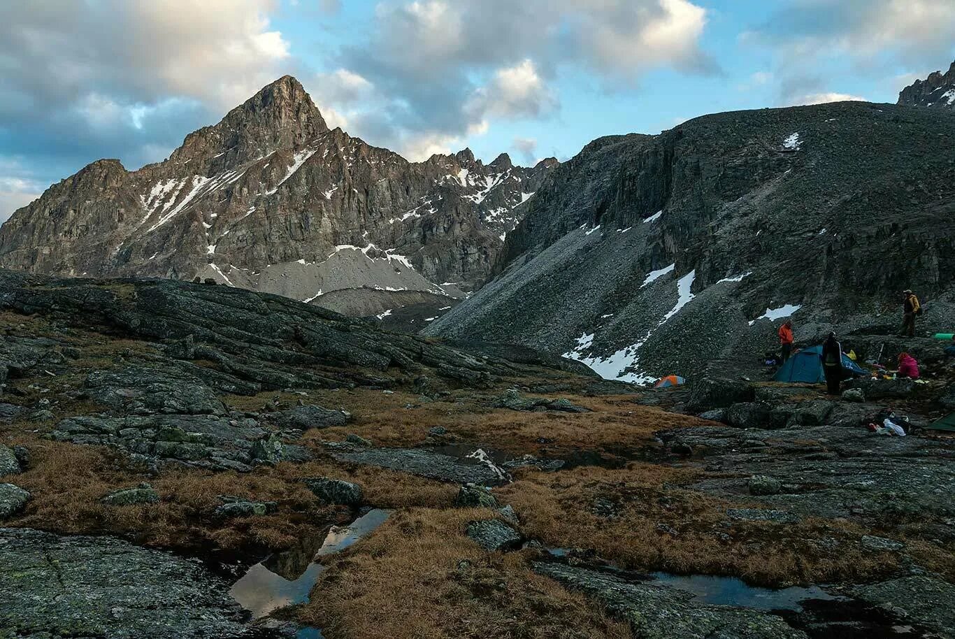 Горный хребет кодар. Пик бам кодар. Кодарский хребет пик бам. Национальный парк кодар чара. Хребет кодар.