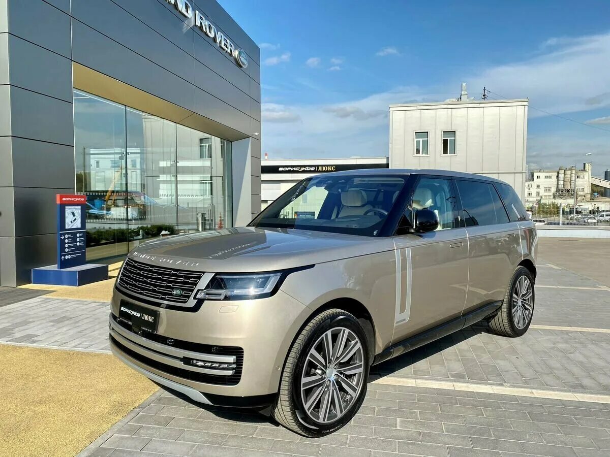 Купить рендж ровер 2023. Range Rover 2023. Рендж Ровер Лонг 2023. Range Rover 2023 белый. 2023 Land Rover range Rover белый.