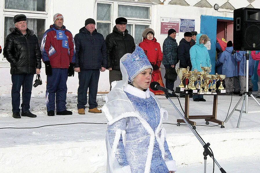 Погода село южное. Село Южное Павлоградский район. Милоградовская школа Павлоградского района. Павлоградский район Омская область. Праздник севера Омская область.