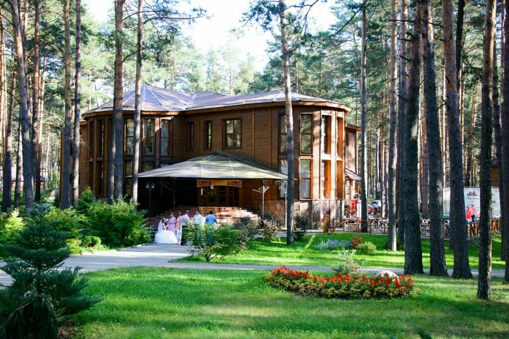 маленький дом отдыха где проводил свой. кемпинг кемпинг истринское водохранилище. турбаза босиком на истре. санаторий вятичи зима. пансионат солнечная поляна звенигород.