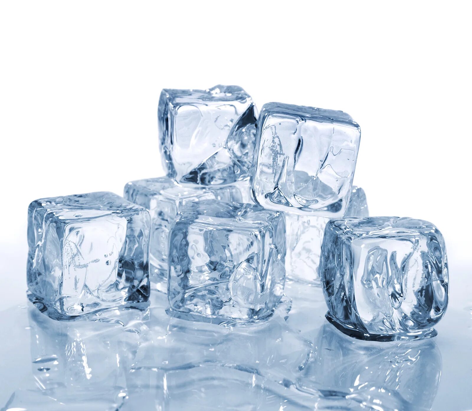 Сколько кубиков льда. Кубики льда. Кусочки льда. Кубики льда на белом фоне. Лед.