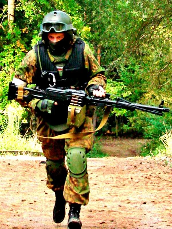Старший стрелок. Стрелок старший стрелок. Minigun m134 стрельба. Стрелок gunner. Пулеметчик спецназа.
