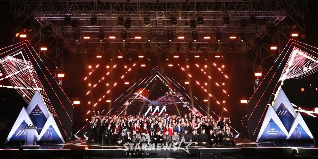 Asia artist awards. Asia artist awards. 2022 asia artist awards общее фото. Stray kids на премии. Что такое aaa премия.