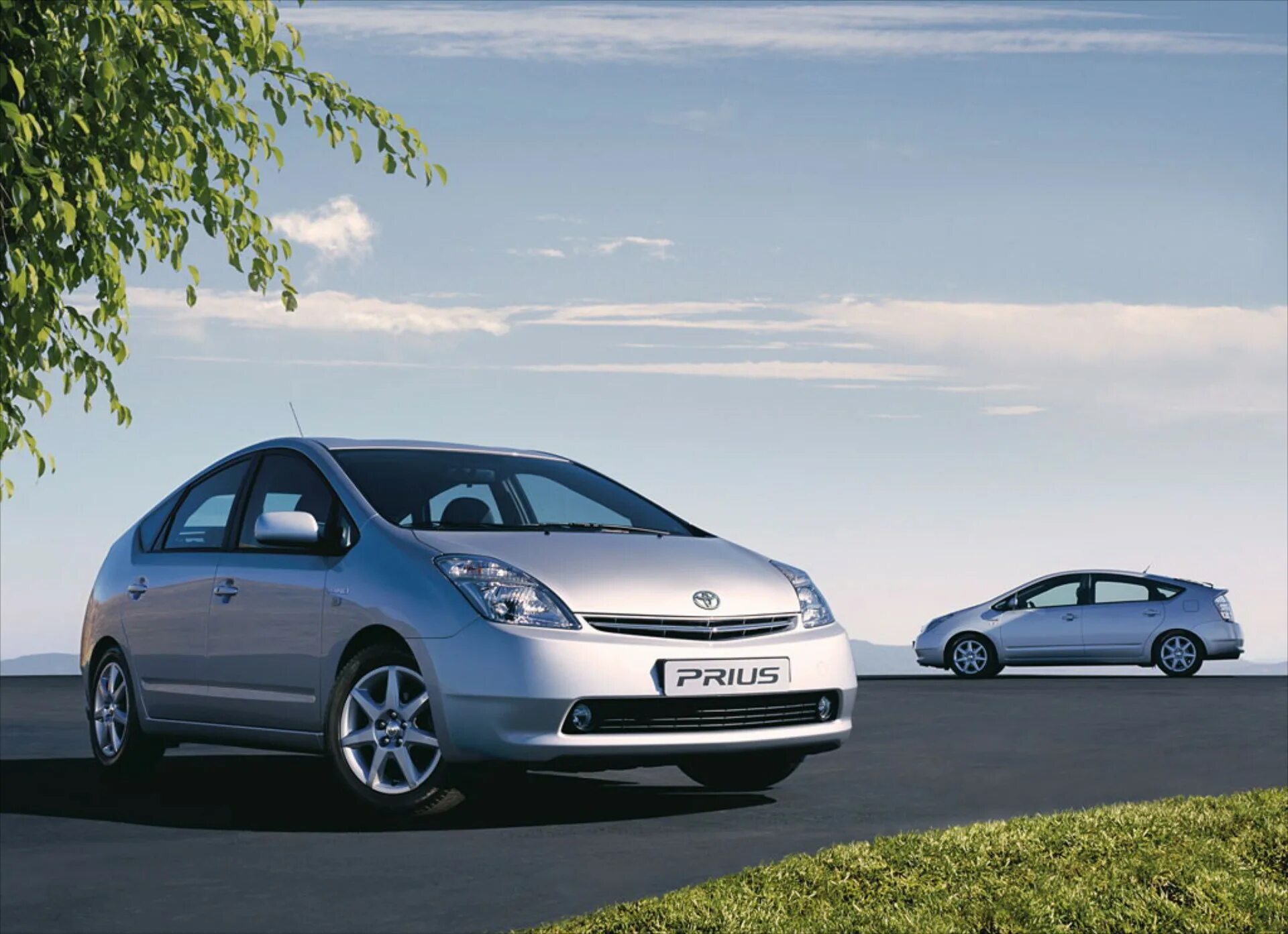 Toyota prius второе поколение. Toyota prius 2. toyota prius 2004. тойота приус 2004. toyota prius 2007.