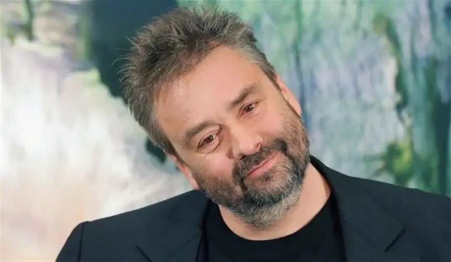 Режиссер судов. Luc Besson Court.