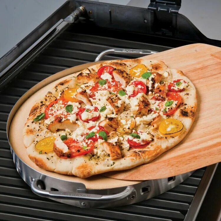 Сделать вкусную пиццу дома. Набор для приготовления пиццы. приготовление пиццы. красивая пицца домашняя. пицца в домашних условиях.