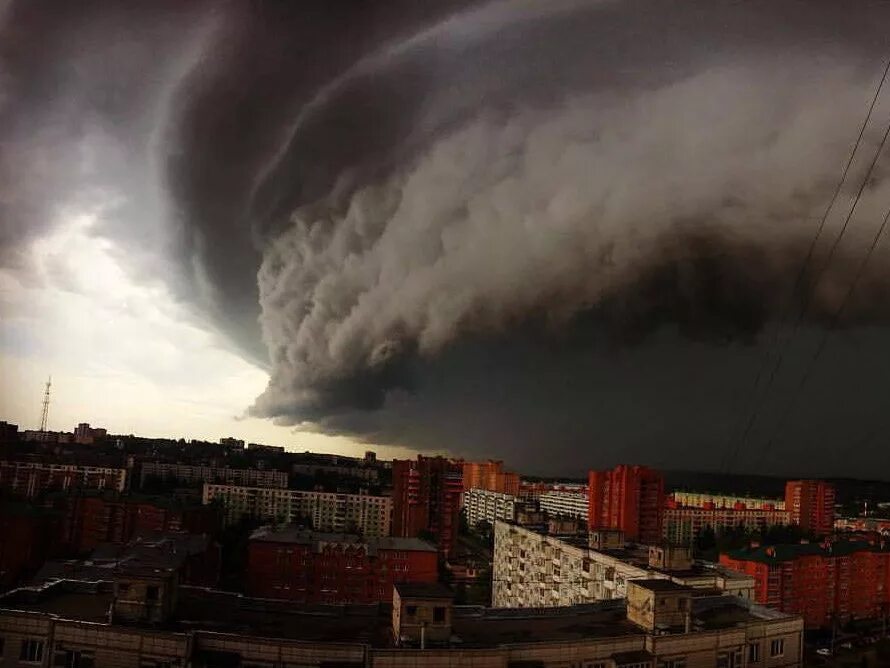 Будет сильный ураган. Москва ураган смерч Торнадо в Москве. Торнадо в Москве 1998. Ураган в Москве (2017). Шторм в Москве 2017.