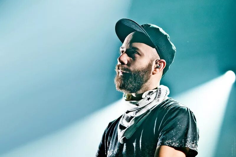 Woodkid - brothers. Woodkid группа. Woodkid музыкант. Woodkid гд. Woodkid песни.