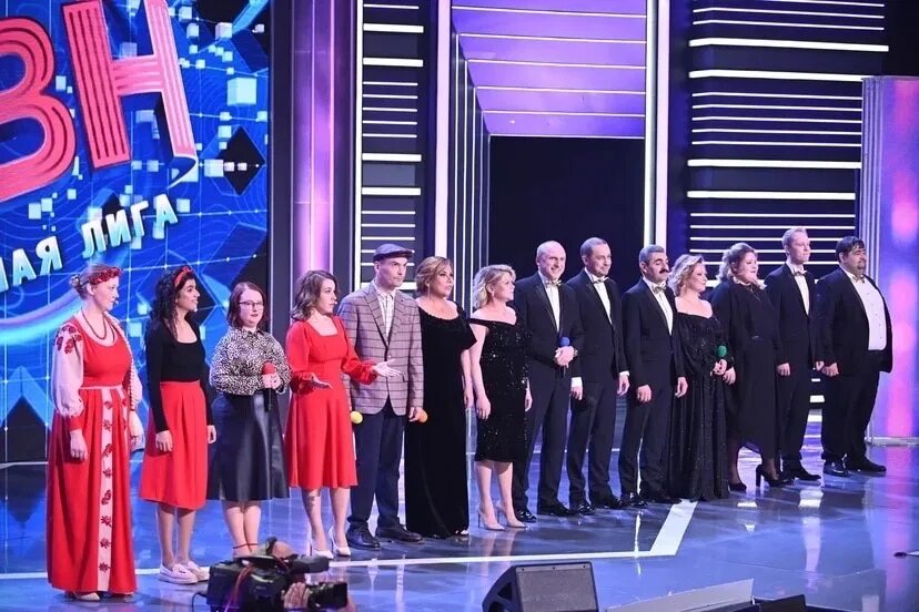 Весенний квн. Сборная перми квн. команда квн пермь. сборная перми квн 2025. квн 2025.