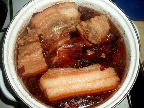 как варить домашнее сало. сало свинина. как варить домашнее сало. сало в луковой шелухе. сало в луковой шелухе.