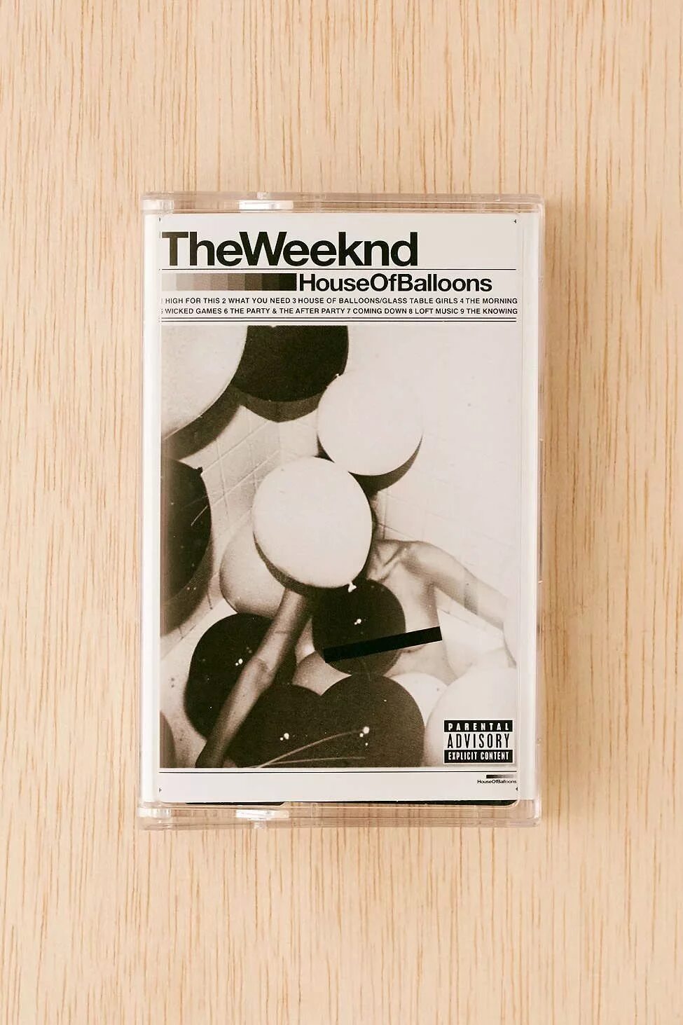 Песня house of balloons glass table girls. House of Balloons. House of Balloons the Weeknd. The Weeknd кассета. Уикенд альбом House of Balloons.