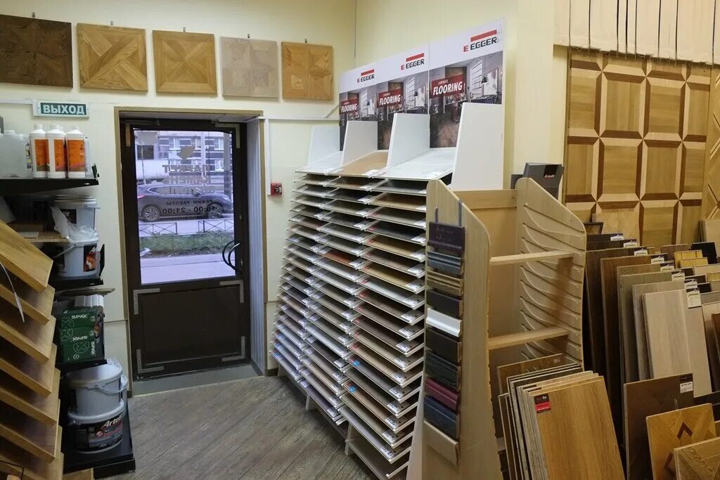 ул манчестерская д2 санкт петербург. ярмарка паркета санкт-петербург. названия для магазина напольных покрытий и дверей. магазин полы санкт петербург. платформа на пол в шоу рум.