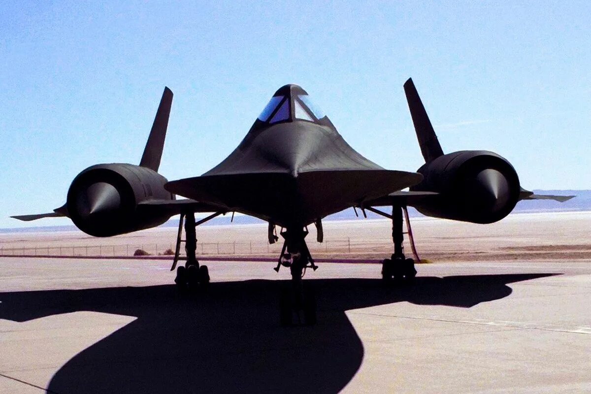 The sr. SR 71 Blackbird. SR-71 Blackbird черный Дрозд. Локхид ср 71 Блэкберд. SR 71 беспилотник.