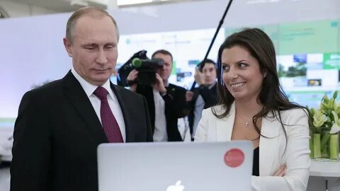 Ведущая с путиным