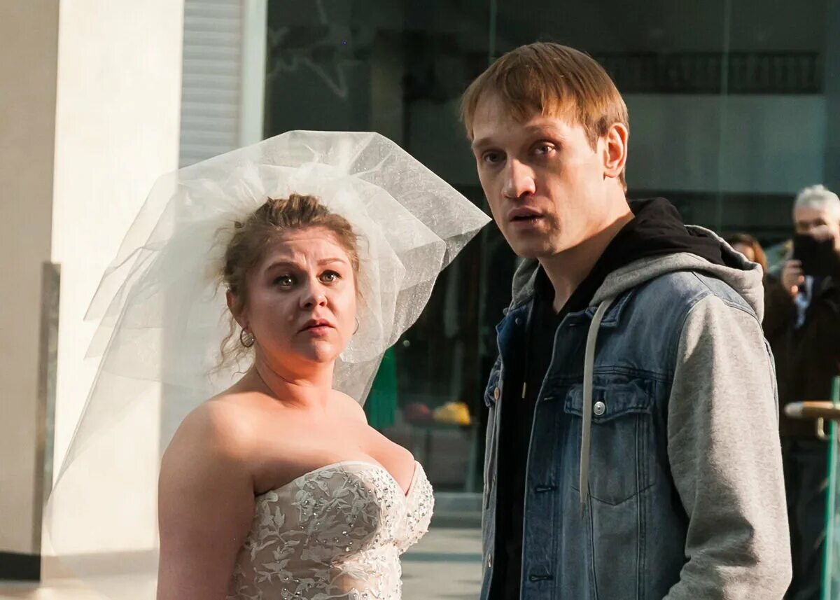 Иванько 2 роли. Валентина мазунина в сериале иванько. алексей вертков иванько. иванько тнт актрисы. иванько сериал 2020.