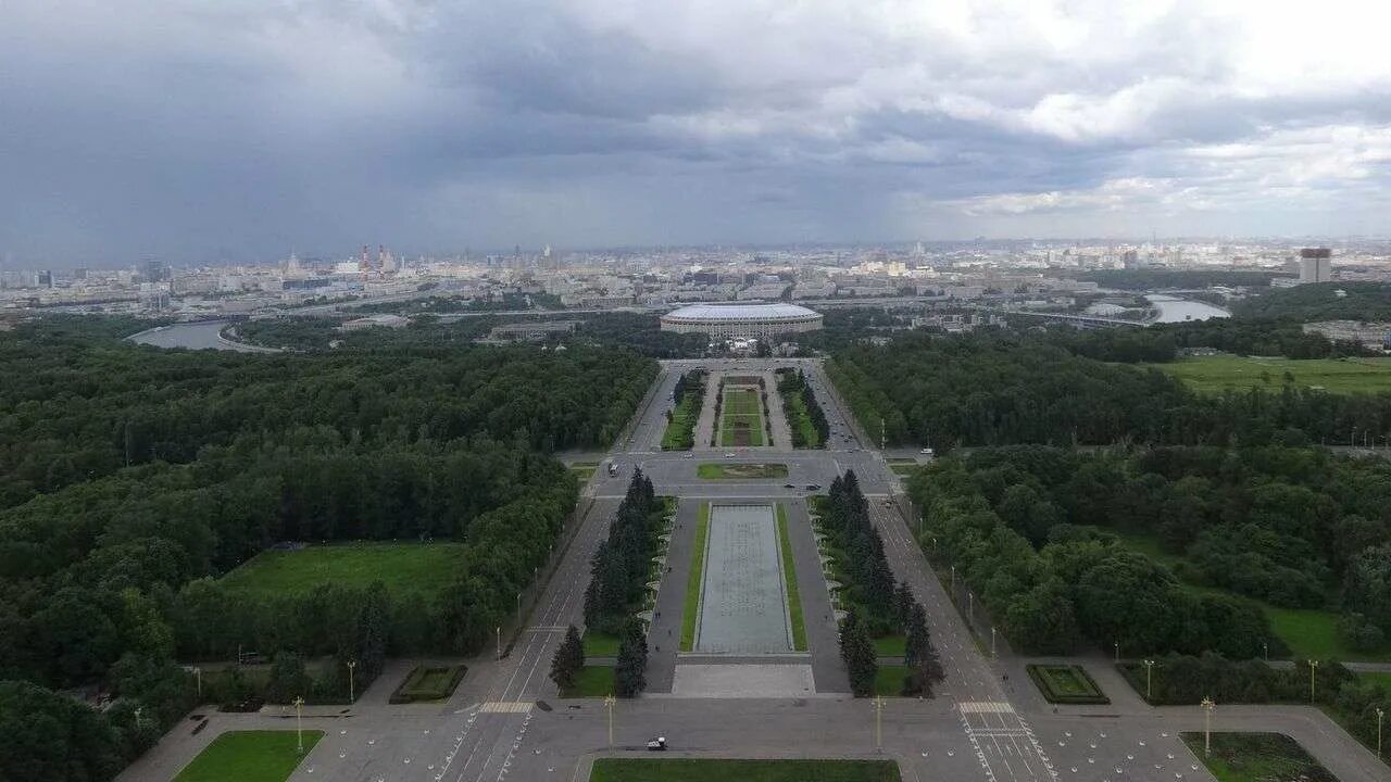 Смотровая мгу. Смотровая МГУ(воробьёвы горы). Смотровая площадка МГУ воробьёвы горы. Площадка МГУ Воробьевы горы. Чмотровая площадка СГУ.