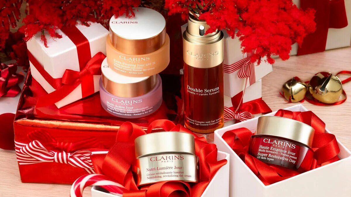 Clarins us. Clarins winter 2025. кларанс уходовая косметика. clarins christmas 2025. clarins новая линейка.