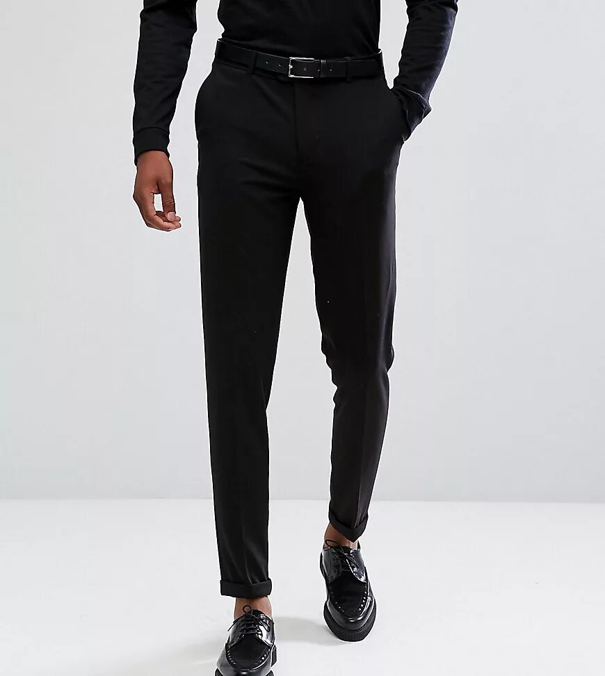 Зауженный брюки купить мужские. Брюки skinny ASOS черные мужские. Чёрные штаны мужские зауженные. Чёрные брюки мужские классические.
