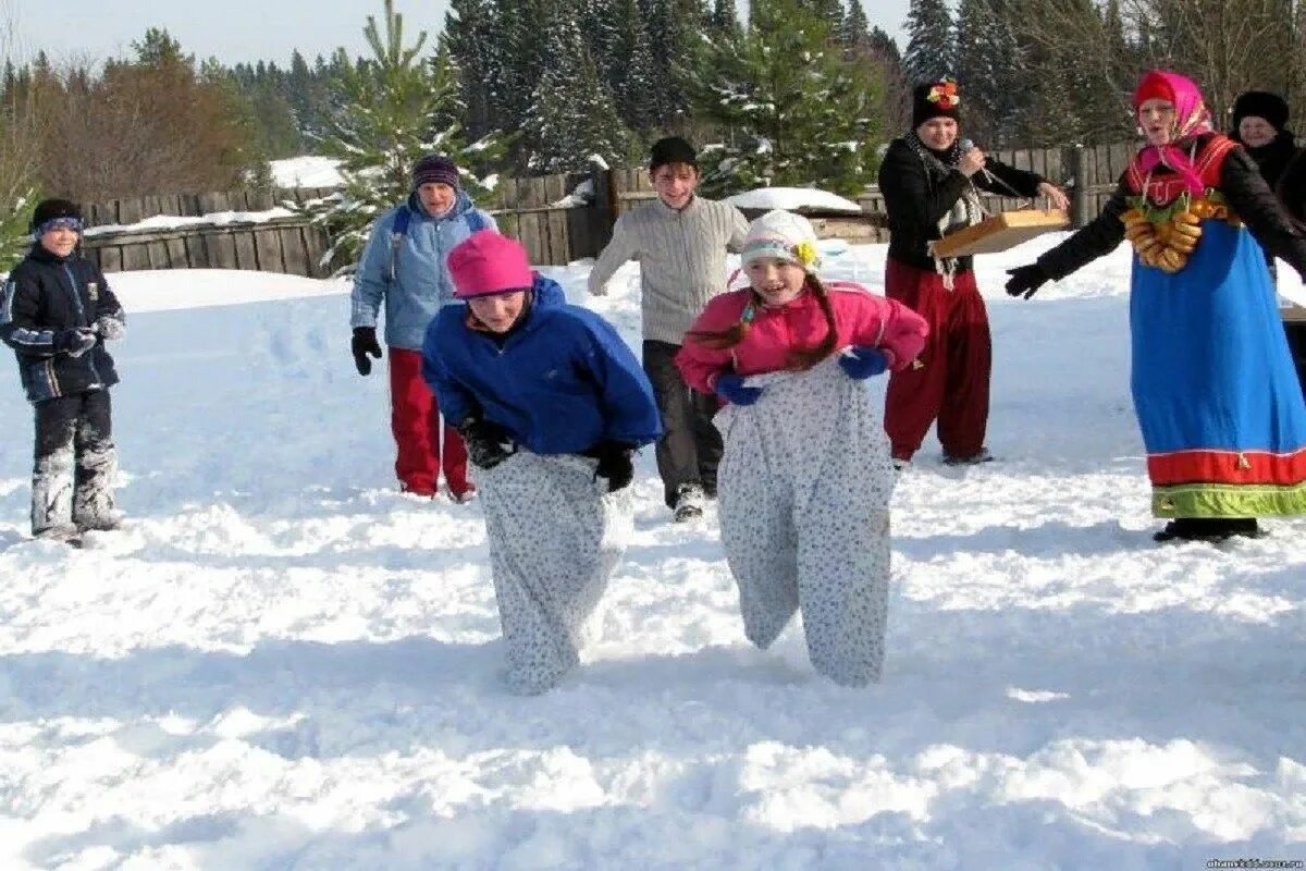 Зимние соревнования. Спортивные состязания на Масленицу. Соревнования на улице зимой для детей. Развлечения зимой. Новая зимняя игра