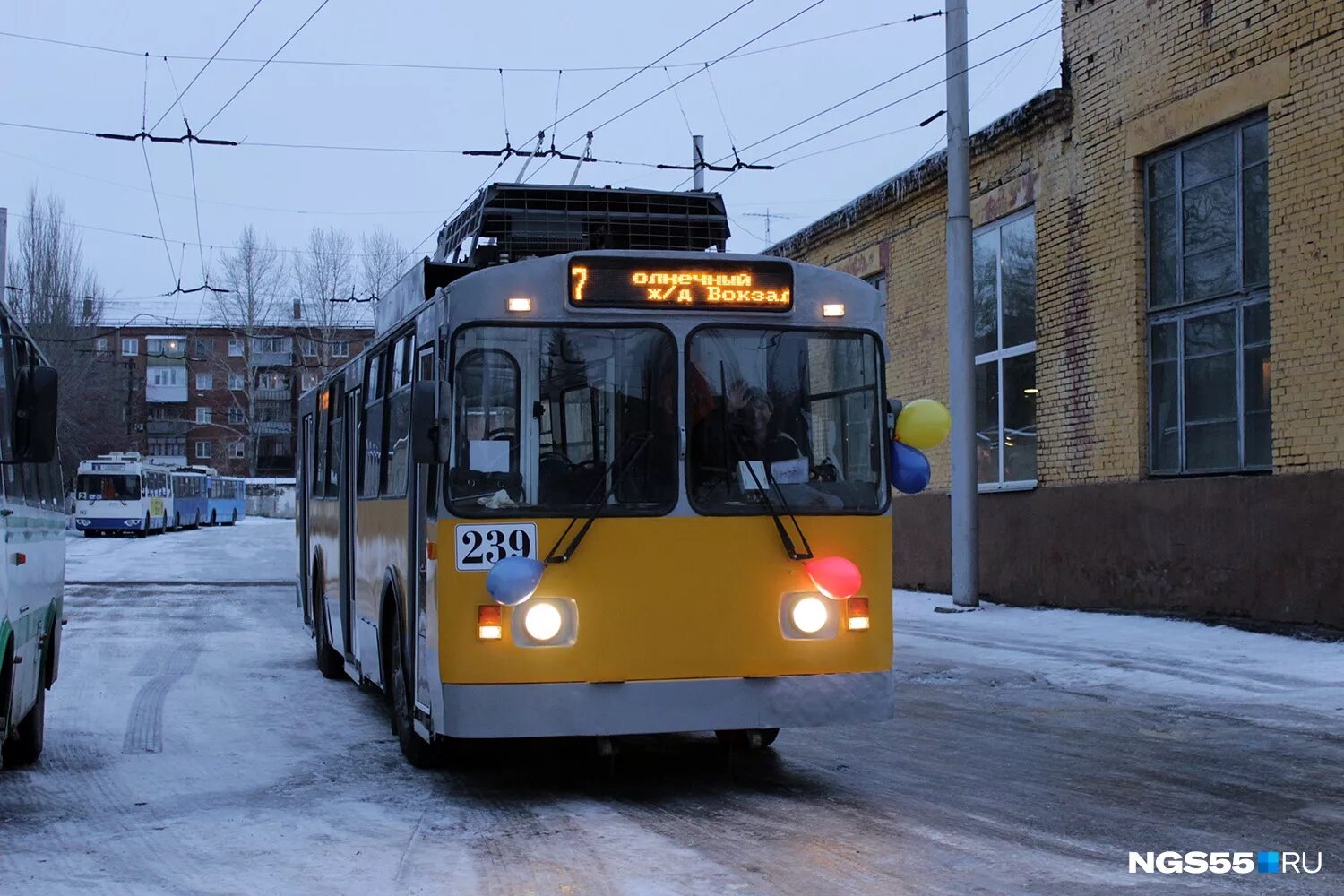 Троллейбусное депо Омск. Троллейбусный парк Омск. Троллейбус 3 Омск. 15 Троллейбус Омск.