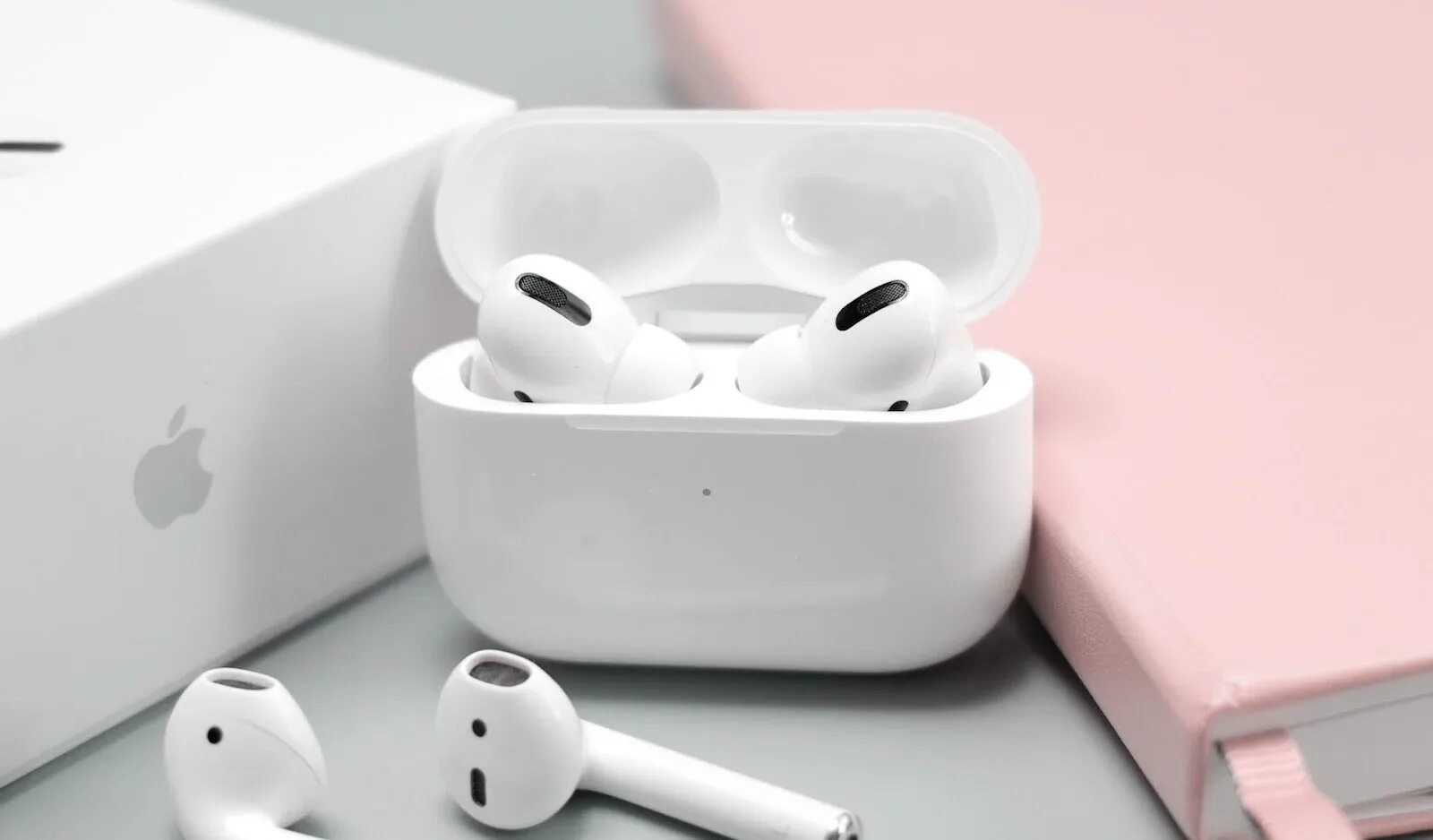 Что лучше airpods pro 2. Беспроводные наушники Apple AIRPODS Pro 2. Наушники Apple аирподс про 2. Apple AIRPODS 1,2,3, Pro. Apple AIRPODS Pro 3.