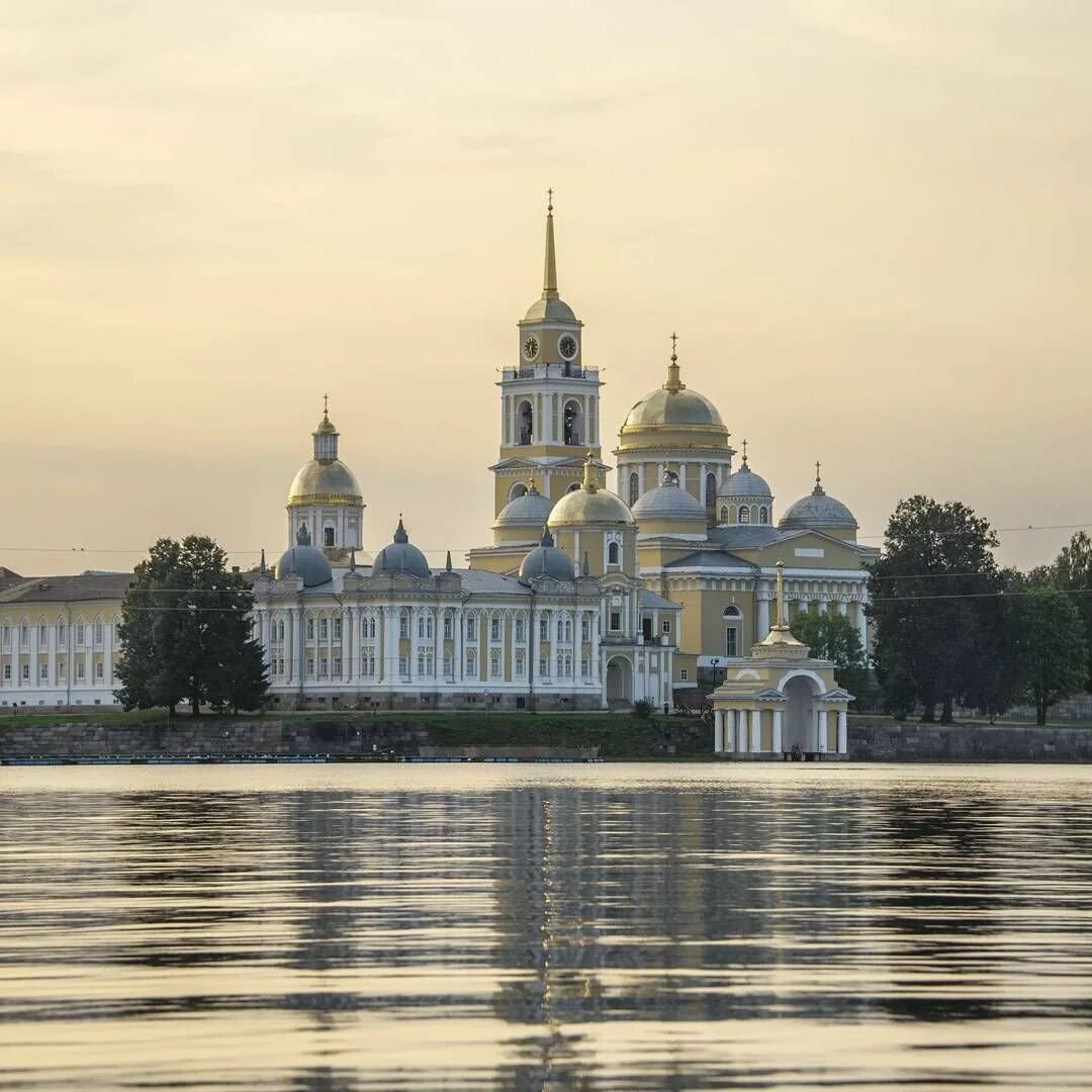 Нило-Столобенская пустынь. Нило Столобенская пустынь Тверская область. Озеро Селигер монастырь Нилова пустынь. Нило-Столобенский монастырь на Селигере. Сайт монастыря нилова пустынь