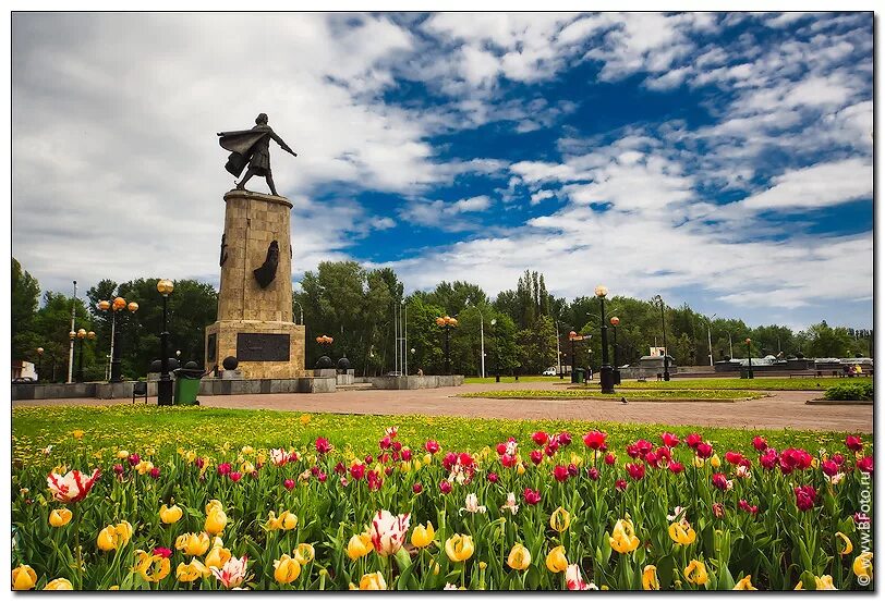 Город липецк знаешь. Площадь Петра 1 Липецк. Памятник Петру в Липецке. Памятник Петра первого в Липецке. Памятник на площади Петра Липецк.