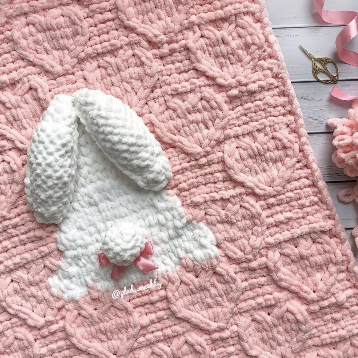 Пряжа puffy что можно связать. Плед ализе пуффи с зайкой. Пряжа ализе пуффи игрушки. Пряжа ализе пуффи игрушки. Пряжа puffy что можно связать.