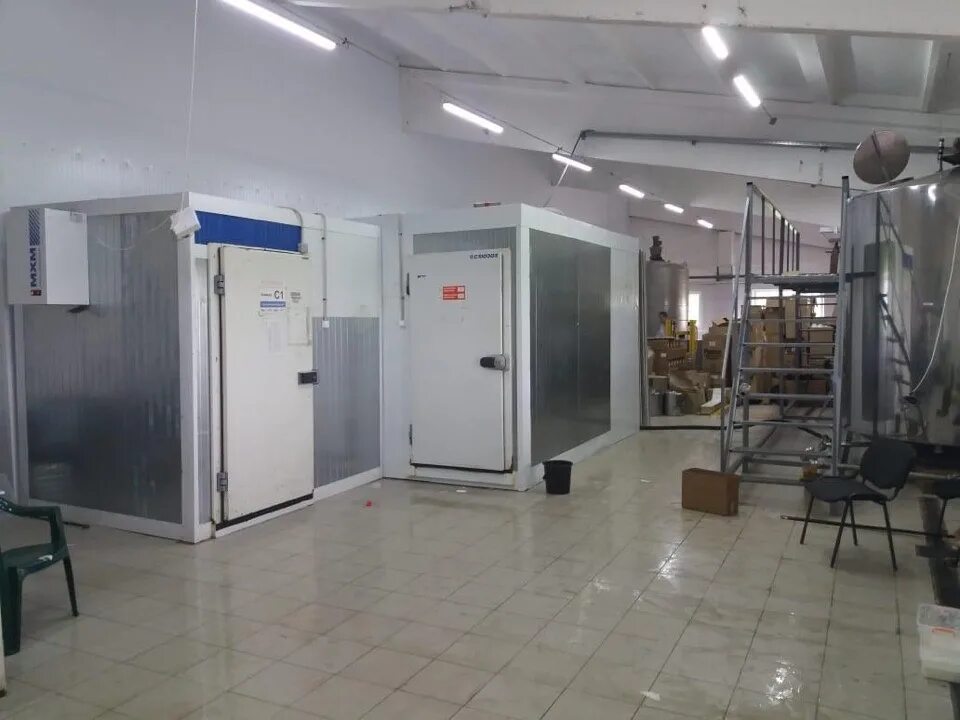 Холодильная камера 24м3. 9. Холодильная камера низкотемпературная кхн 14,90. Морозильная камера из сэндвич панелей. Холодильная камера из сэндвич панелей.