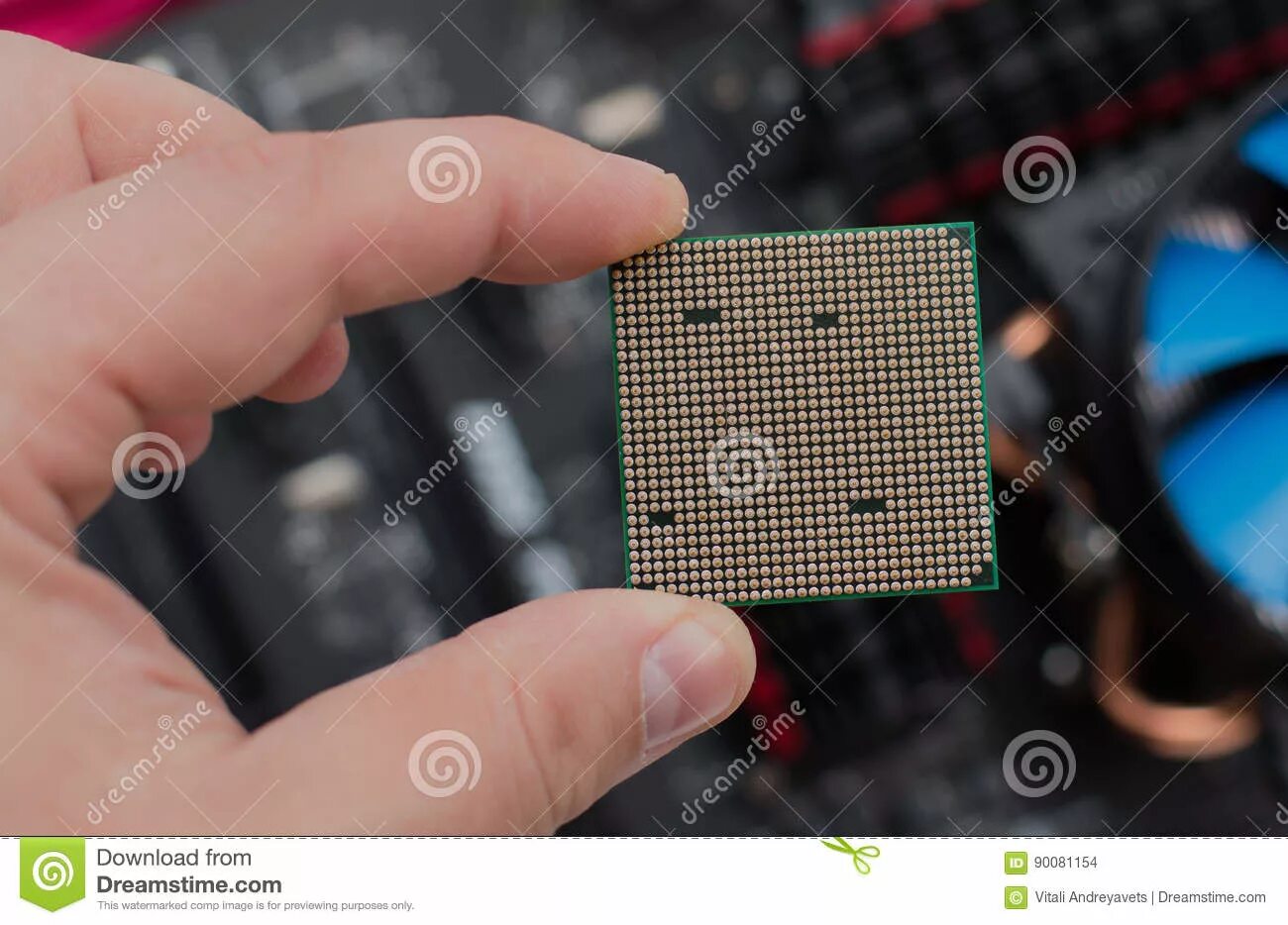 Микро информация. Процессор в руке человека. Чип на пластине микроэлектроника. Интегральная сетка. Человек в руках у которого процессор.