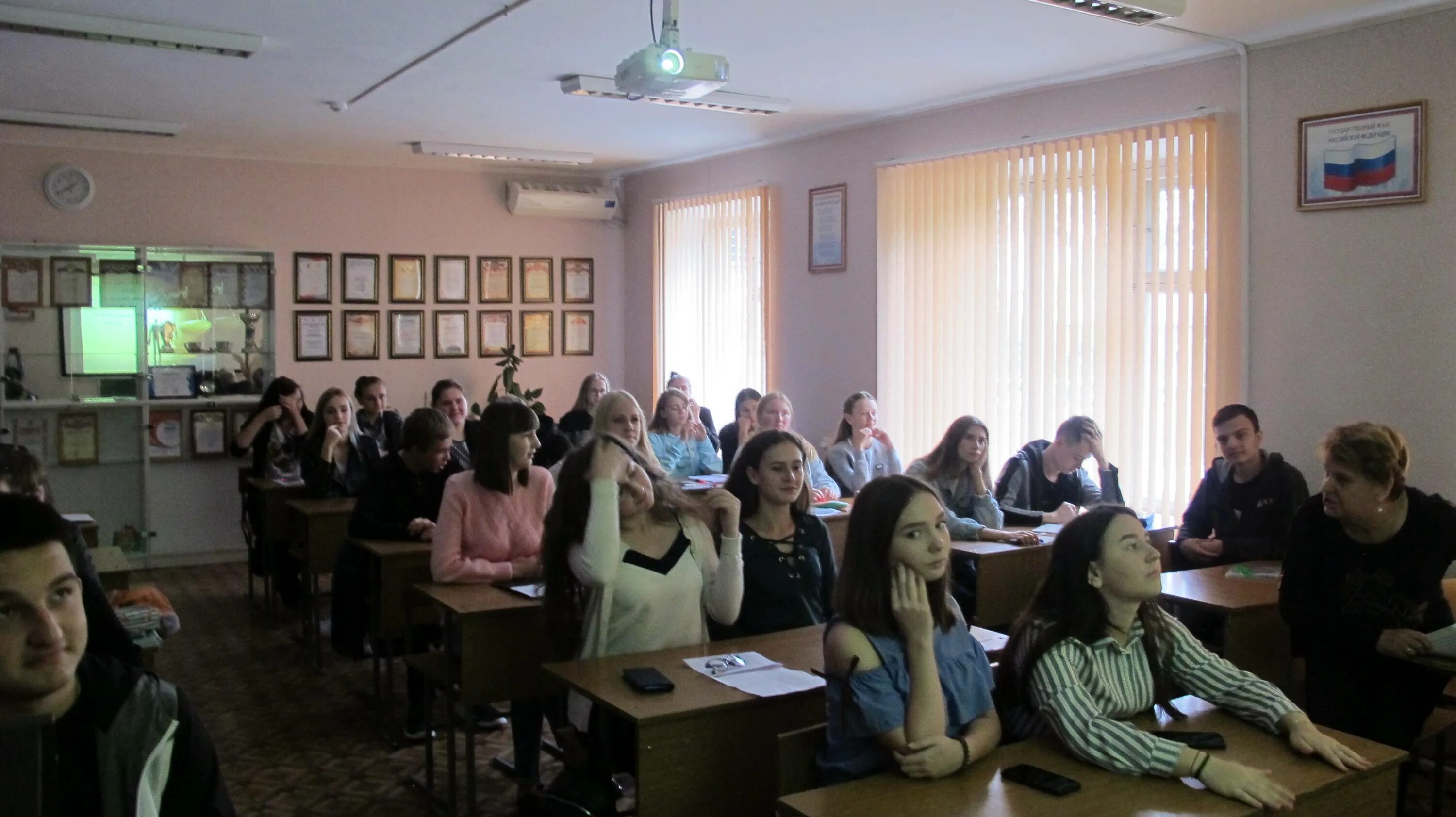 Смк старый. Многопрофильный колледж Светлоград. СМК колледж Ставрополь. Светлоградский педагогический колледж. Кооперативный техникум Светлоград.