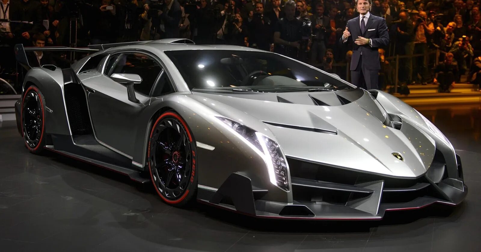 Самые крутые фотки. Lamborghini Veneno Roadster 2021. Ламборджини Венено Золотая. Ламборджини Венено будущего. Ламборджини Венено цвет Токио.