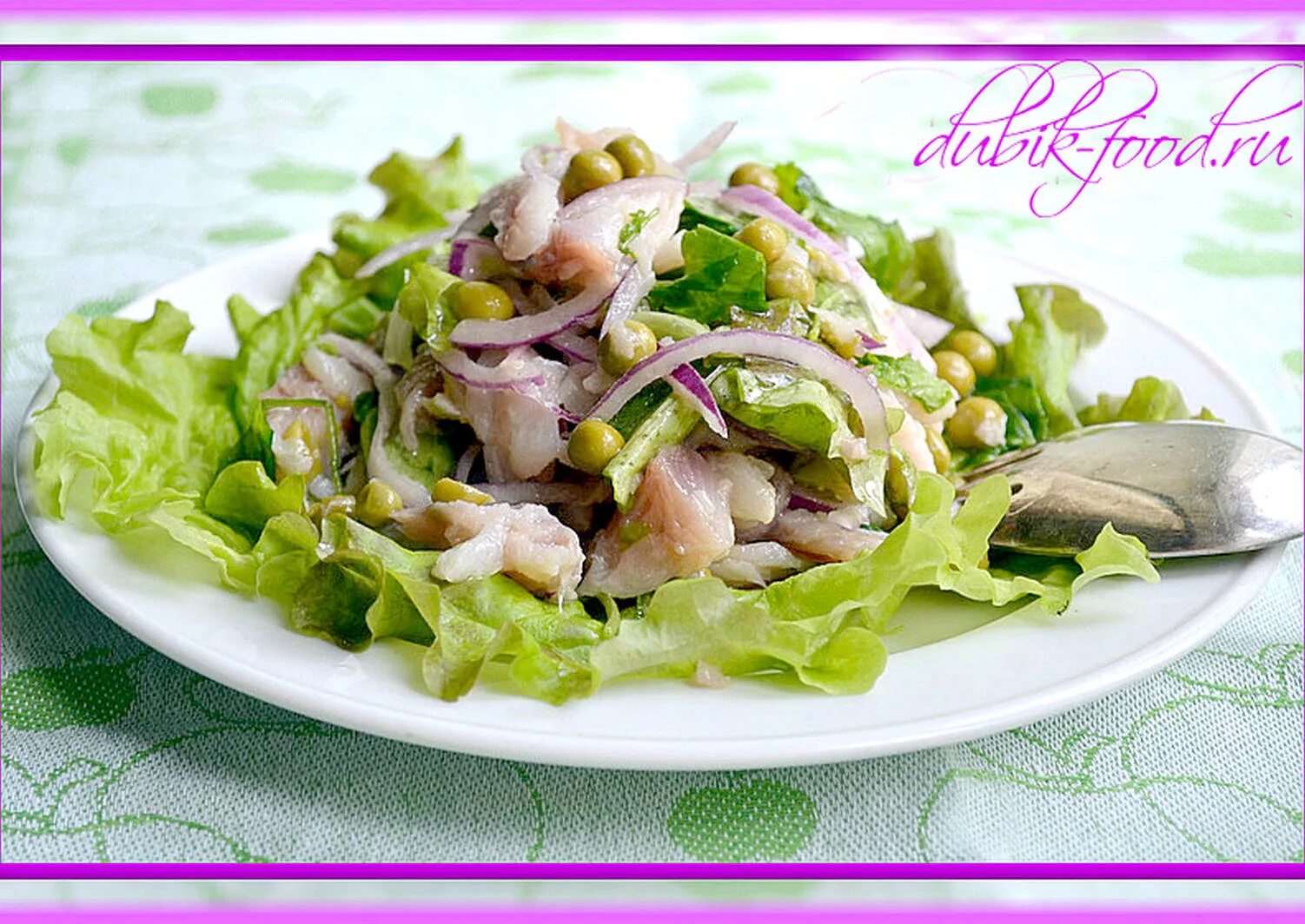 Салат,с,копченой,скумбр. Салат с копченой скумбрией горячего. Салат с копченой скумбрией горячего. Салат с копченой скумбрией. Салат с копченой рыбой.