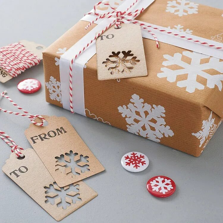 Новогоднее украшение коробок. Подарки и упаковка. Упаковка новогодних подарков. Необычные коробочки для подарков. Идеи упаковки подарков.