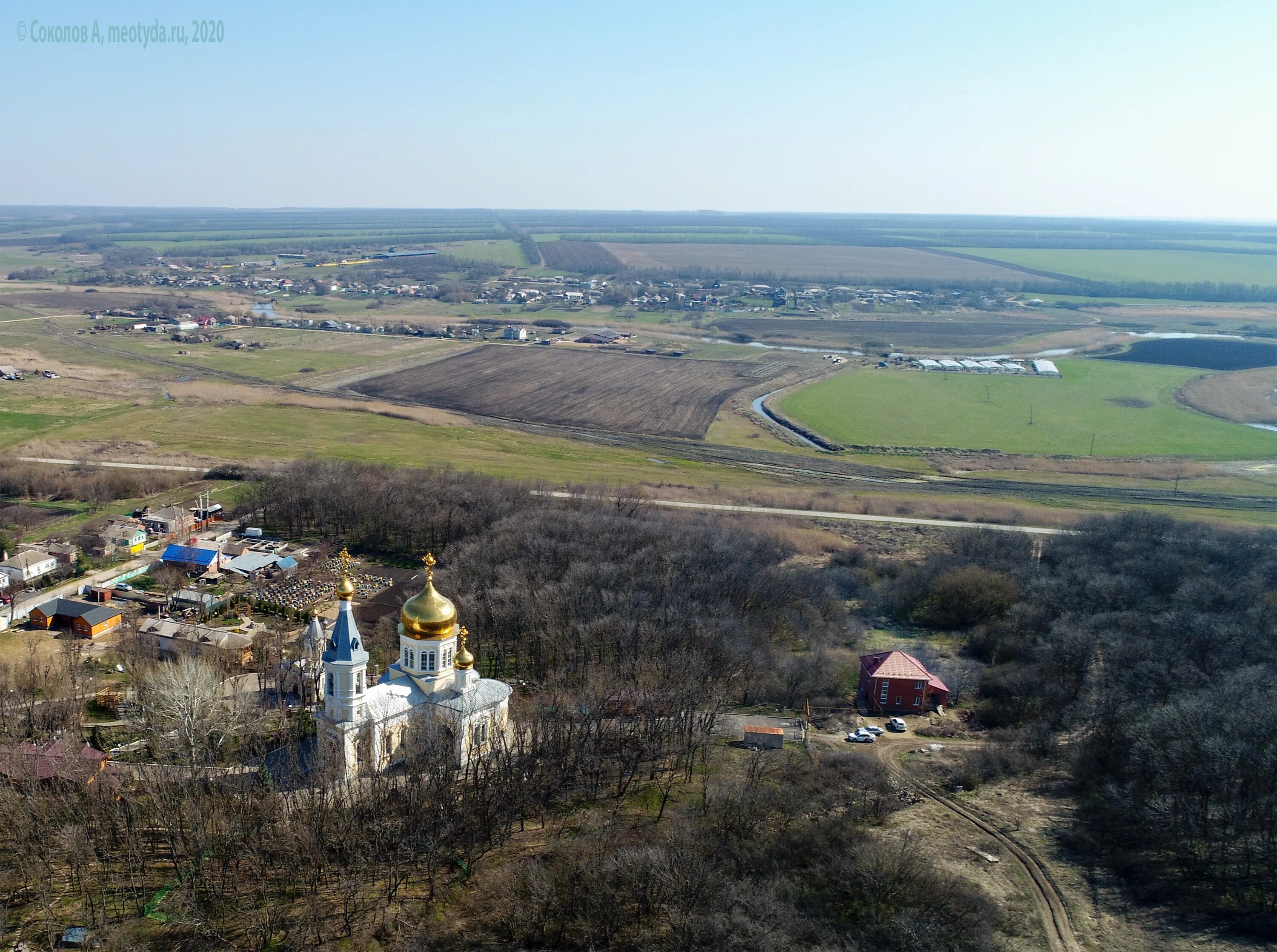 Погода золотом поле на 10 дней. Тузлов. Золотая Церковь в поле. Золотое поле Крым. Тузлов город в Украине.