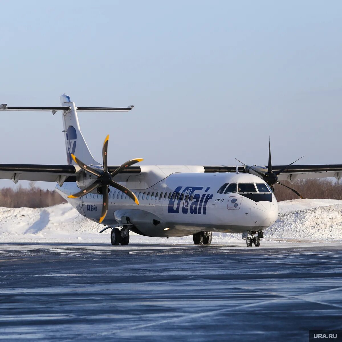 Аэропорт ханты-мансийск. Аэропорт ханты-мансийск самолет. Аэропорт урай хмао. Аэропорт урай хмао. Utair аэропорт ханты-мансийск.