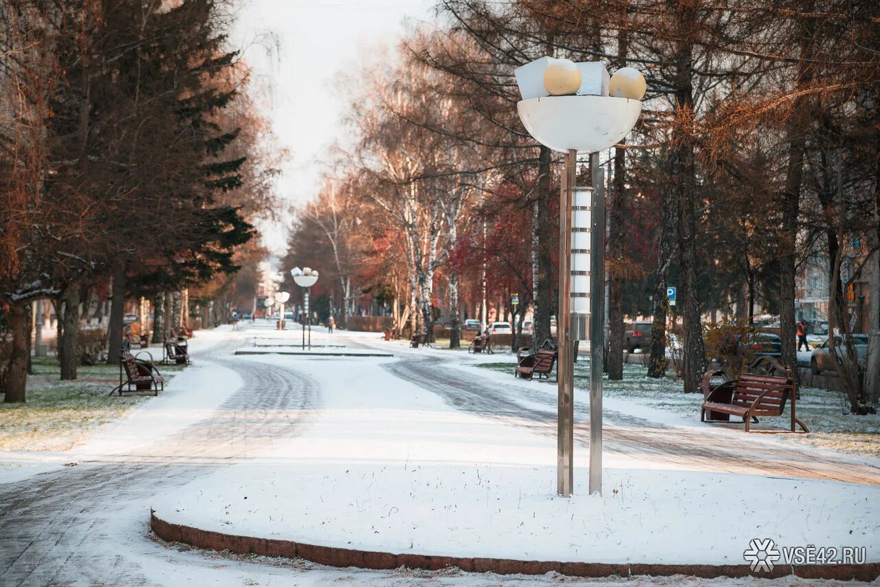 Г кемерово зимняя. Первый снег Кемерово. Кемерово зимой. Кемерово достопримечательности города зимой. Зимний пейзаж Кемерово.