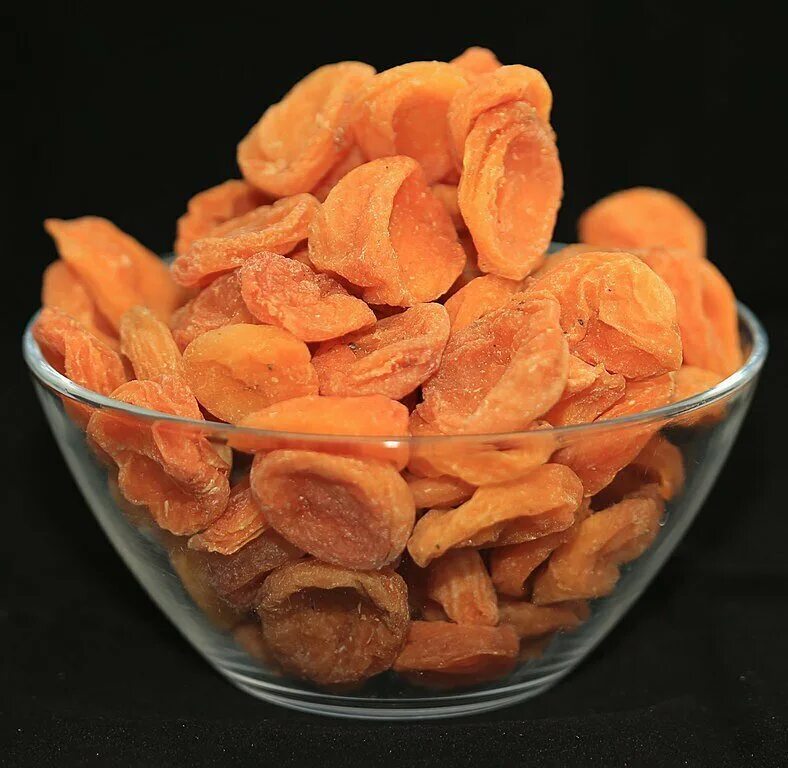 Вяленый абрикос. Курага абрикос. Вяленый абрикос. Кайса абрикос. Курага горная таджикистан.