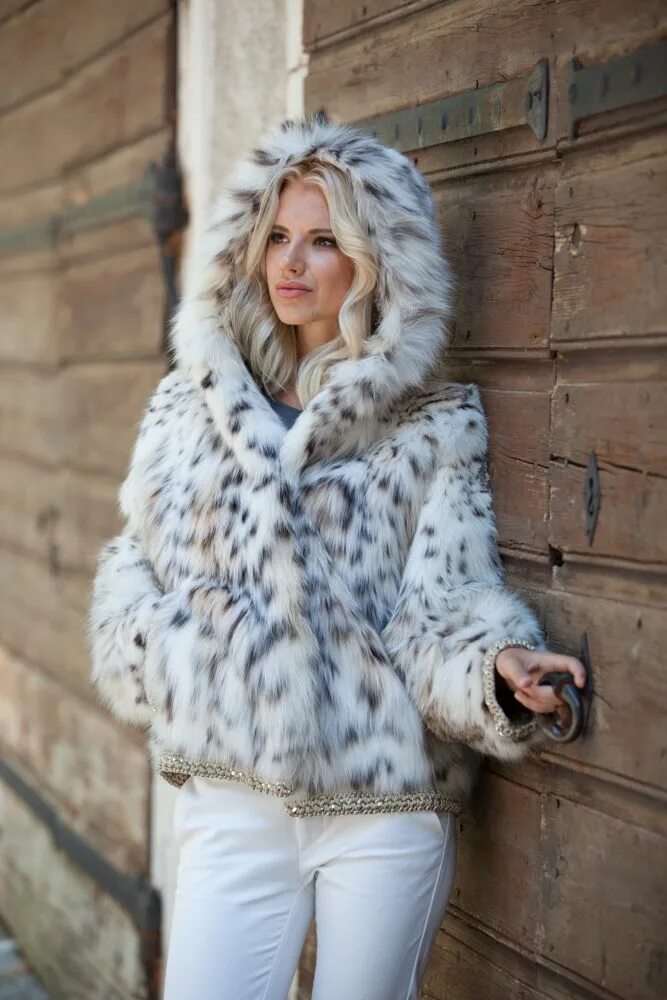 Искусственная рысь. Lynx fur Coat. Шуба Рысь 2022. Шуба Рысь santini. Канадская Рысь шуба.