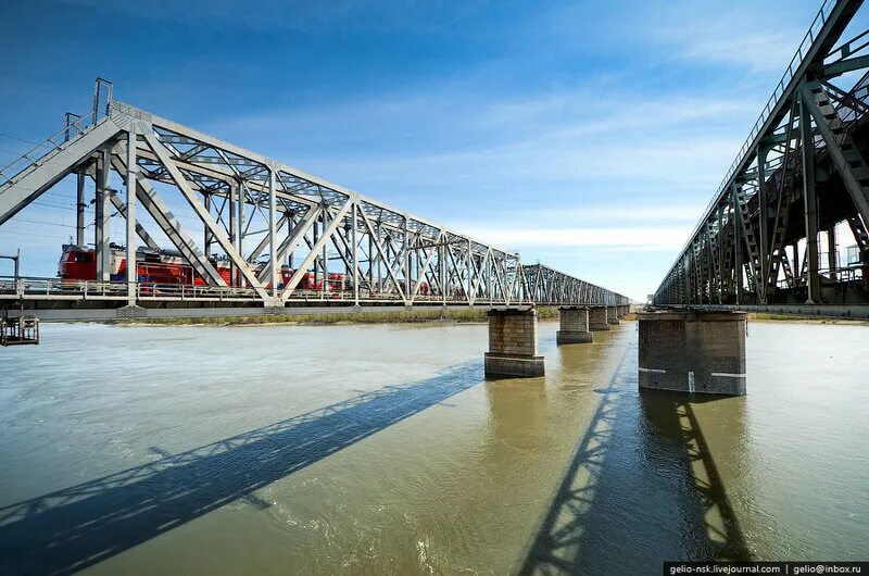 Железнодорожный мост через Обь Барнаул. Мост через реку Обь Барнаул. ЖД мост Барнаул через Обь. Железнодорожный мост через реку Обь. Обь жд