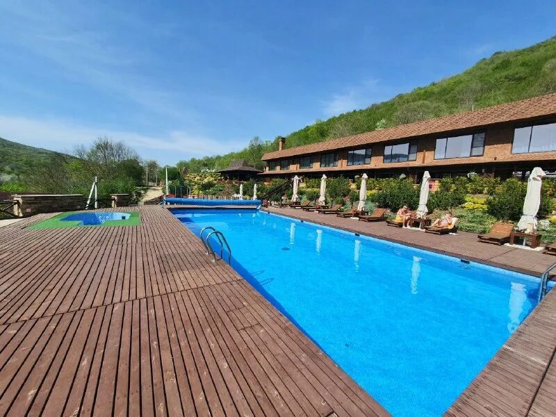 Гостевой дом у хребта уна-коз станица даховская. Гостевой дом у хребта уна коз. Уна коз отель. Гостевой дом у хребта уна коз. Гостевой дом у хребта уна коз.