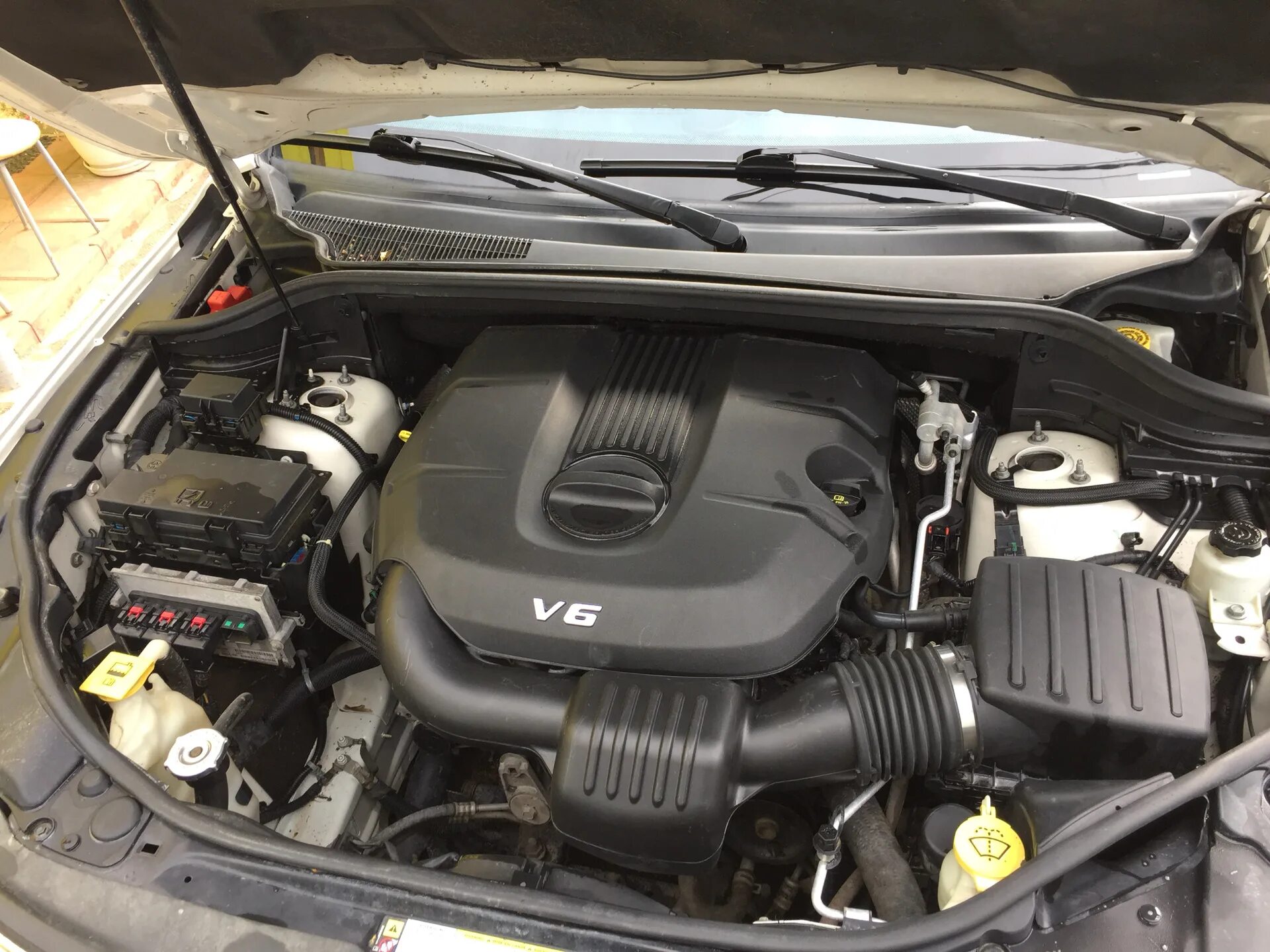 1.3 литра двигатель. Jeep Grand Cherokee wk2 3.6. Двигатель Jeep Grand Cherokee 3.6 wk2. Двигатель Jeep Cherokee 2014 3.6. Jeep Grand Cherokee 2014 двигатель.