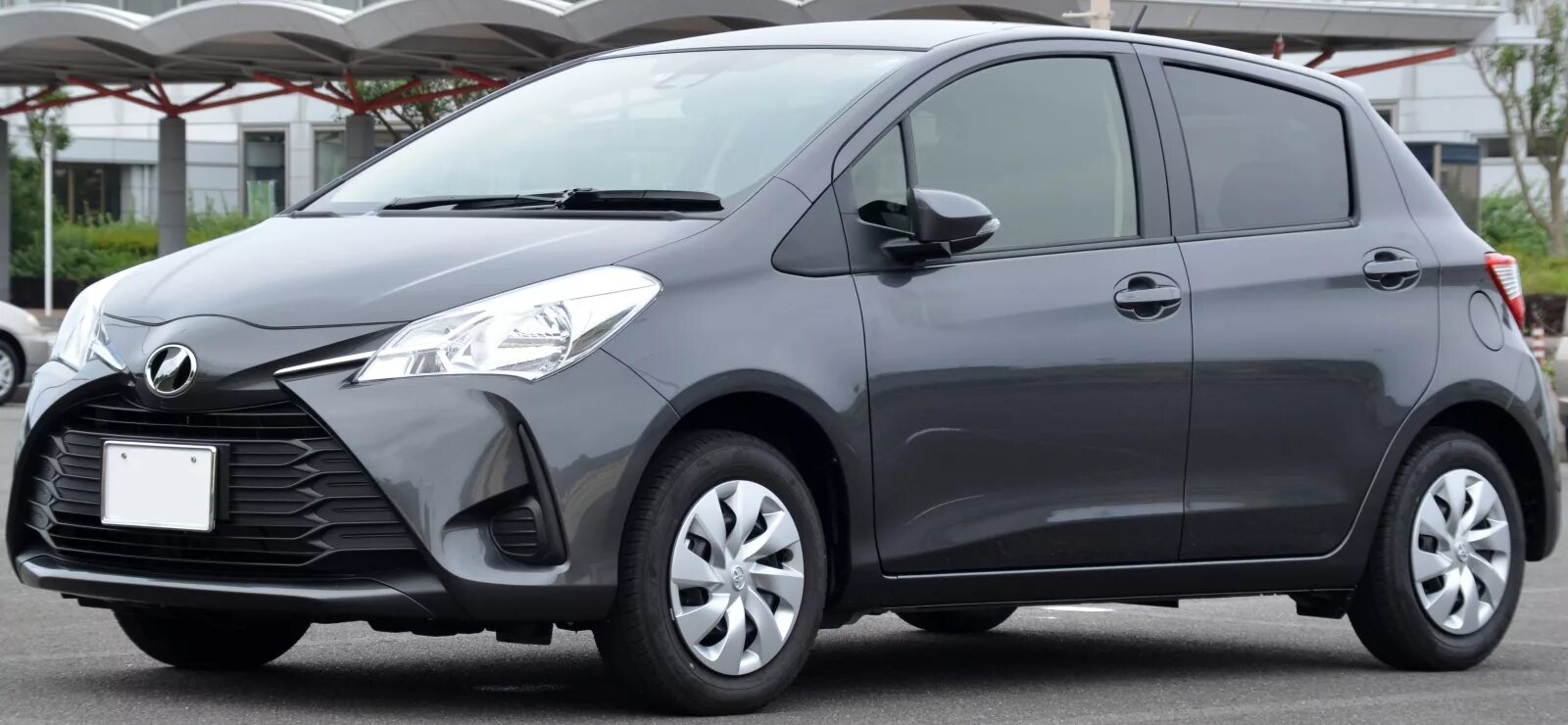 Toyota vitz 2018. Toyota Vitz 1.0. Toyota Vitz ksp130. Toyota Vitz 2017.