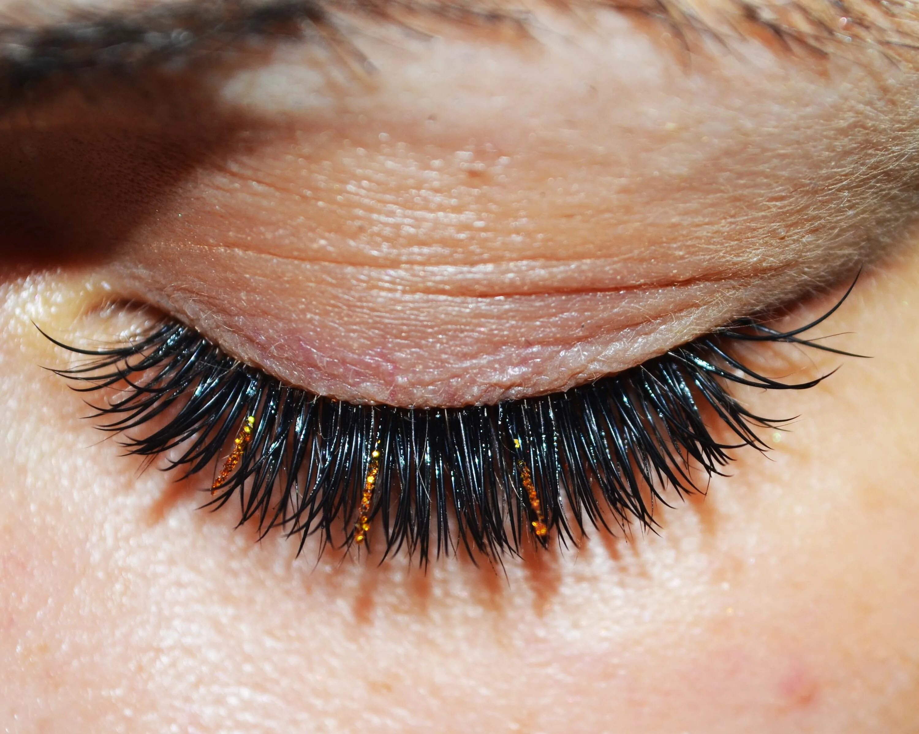 Наращивание ресниц детям. Нарощенные ресницы. ресницы для наращивания. поресничное наращивание. ресницы с блестками.