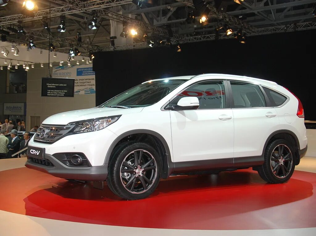 Купить кроссовер в москве и области. Кроссовер Honda CR-V. Honda новый кроссовер. Honda CR V 4 Premium 2016 год. Honda кроссовер 2023 белая.